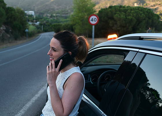 Las balizas V16 conectadas, protagonistas de la seguridad vial